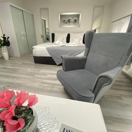 Rezydencja Mysliwska - Apartamenty Koszalin Exteriör bild