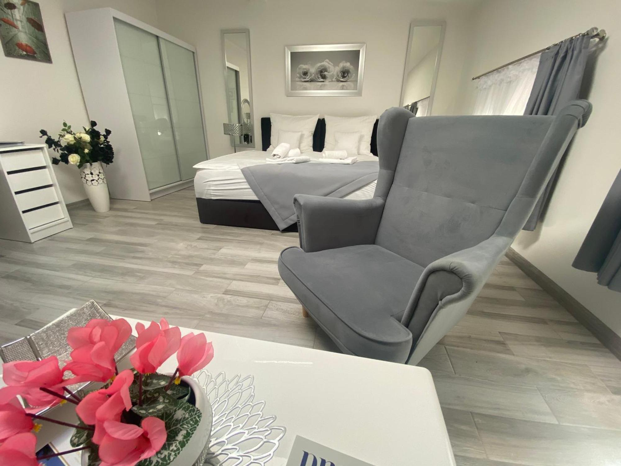Rezydencja Mysliwska - Apartamenty Koszalin Exteriör bild